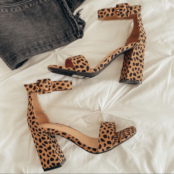 Shoes - ❗️Three Left❗️Cheetah Print Thick High Heel